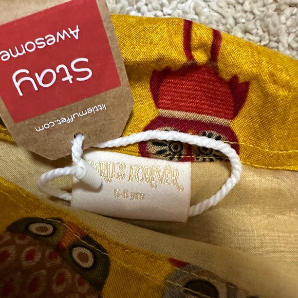 Little Girls Dress. - Picture 2 of 2